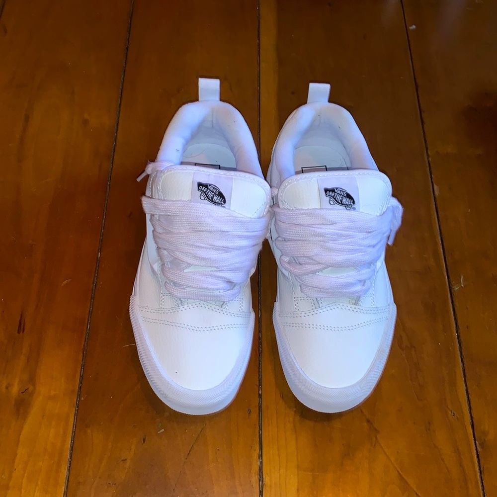 White Vans Knu Skool
Size 8